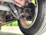 お車を安心してお乗りいただく為には、足回りの定期点検が欠かせません。サービスサポート(有償保証)では無料点検もご提供しており、安心のカーライフをお過ごしいただけるサポート体制が整っています。