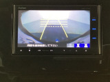 バックでの車庫入れも安心です! リアカメラが付いているバックモニター付のナビを装備しております。操作線もついており距離感も画面から確認できます。