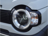 【ヘッドライト】省電力で長寿命の明るく運転しやすいLEDヘッドランプです。明るく照らすので暗い夜道からお客様を守ってくれます。お近くのスズキ自販島根までお越しください。