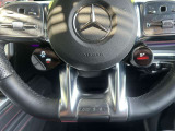 握りやすいハンドルの形状をしておりますので、お客様の運転をサポートしてくれます!