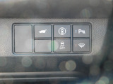 運転席インパネに設置された各種アイテムのコントローラーになります。