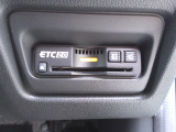 ETC付。高速道路の料金所はキャッシュレスで通過です。サービスエリア等にあるスマートインターの出入口も利用可能でとっても便利。ご納車後すぐにお使い頂けるようセットアップしてのお渡しとなります。