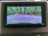 【バックカメラ】駐車時に後方がリアルタイム映像で確認できます。大型商業施設や立体駐車場での駐車時や、夜間のバック時に大活躍!運転スキルに関わらず、今や必須となった装備のひとつです!