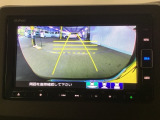 バックモニター付きで、車庫入れやバック時の後方確認をサポート。