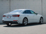 Audiが指定する独自の条件を全て満たした車だけが、認定資格を持つテクニシャンの手による100項目にも及ぶ点検・整備のプロセスを受け、お客様のもとへ届けられます。