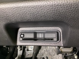 ハンドルの真下にETCがついています。高速道路の料金所の通過も楽々です。カードの取り出しもしやすい場所についています。