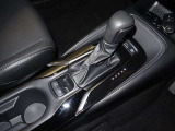 「中古車ハイブリッド保証」付き。ハイブリッド機構を無償で保証します。保証期間は、初度登録年月から10年目まで、またはロングラン保証が終わってから3年間。ただし累計走行距離が20万km以内です。