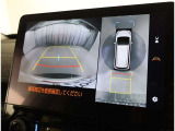 バックガイドモニターで、後方を確認しながら安心して駐車することができます。運転初心者も熟練者も必須の機能ですよ!