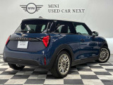 MINIを熟知したメカニックによる100項目の点検・整備を行います。不具合箇所、交換時期に達している部品に関しましては、全て当社負担で交換してからのご納車となります。