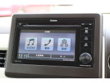 ディスプレイオーディオで車内をお好みの音楽空間へ。Bluetooth接続でハンズフリー通話や音楽再生が楽しめます。