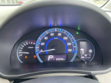 整備スタッフは国家資格を持つプロの整備士です。車検の受入/中間/完成検査と保安基準発行のすべても自社で行います。