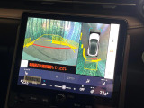 【パノラミックビューモニター】専用のカメラにより、上から見下ろしたような視点で360度クルマの周囲を確認することができます☆死角部分も確認しやすく、狭い場所での切り返しや駐車もスムーズに行えます。