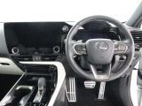 質感の高い、品のある内装とダッシュ&ハンドル廻り