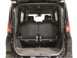 トランク! 人数載せても荷物もしっかり載せられます!これで旅行行っちゃいましょう!ぶんぶんぶ〜〜〜ん!