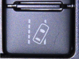 車線逸脱警報装置を装備しております。