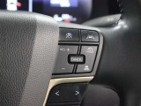 レーダークルーズコントロール作動時に車線維持に必要な運転操作の支援を行う「レーントレーシングアシスト(LTA)」を搭載しています。