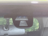 【シティブレーキアクティブシステム】低速走行中に前方の車両等を認識し、衝突しそうな時は警報とブレーキで衝突回避と被害軽減をアシスト。より安全にドライブをお楽しみいただけます。