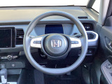 ステアリングスイッチでオーディオ各種操作が可能で、運転に集中できます。安心・安全・快適なドライブをお楽しみいただけます。