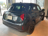 かわいいテールのデザインはほかの車にはない魅力があります。ひと目で&ldquo;MINI&rdquo;とわかるデザインはアナタを虜にしてしまうかもしれません