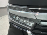 LEDヘッドライトは、点灯の瞬間から最大光量を発揮し、突然暗くなるトンネルなどでの安定感を高めます。