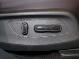 【パワーシート】メモリー機能付きパワーシート装備車です。電動でシートが動きます、高級感がありとても便利な機能です!