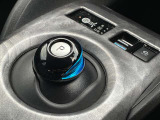 電気自動車リーフの操作しやすいシフトレバー!