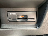 ETC2・0 ナビゲーションと連動モデル。充実したETC機能に加えて、ITSスポットとの高速、大容量、双方向の通信が可能で、次世代の運転支援サービスを受けることができます。