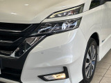 【LEDヘッドライト】悪天候や夜間走行時も良好な視界を確保し安心して運転できる高輝度LEDヘッドライトを装備!点灯速度が早く、消費電力も抑えられています。