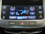 左右独立温度コントロールフルオートエアコンです。運転席、助手席それぞれで独立して温度設定ができます。冷え性の方が乗っても安心ですね♪