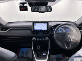落ち着いたカラーの内装で、ゆったりと運転したい方に。