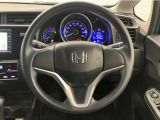 握りやすく、回しやすいステアリングは長時間の運転でも疲れを感じさせません!