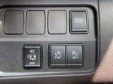 両側スライドドアはオート機能付き。運転席からも開閉可能です。
