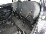 ◆チップアップ&ダイブダウン機構付リアシート◆倒して、はね上げて。変化するシートで空間を乗る人に合わせて有効に使えます!