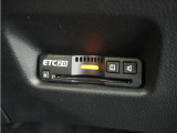 ◆ETC2.0装着◆進化したドライブ体験。料金収受システムだけだったETCが生まれ変わって、高速道路を賢く使うETC2.0に進化しました。多彩な情報サービスが便利で快適なドライブ体験を提供します。