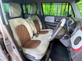 運転席シート廻りは使用感も少なく、良好な状態となっています。丁寧に使われていたことがよくわかりますね。