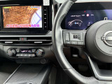 ハンドル周りには車両状態の確認やナビ操作が可能なステアリングスイッチを完備♪