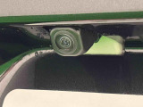 バックカメラ装備 ナビゲーション等を装着した場合には車両の前後左右に搭載した4つのカメラにより、車庫入れや狭い道でのすれ違いをしっかりサポートするパノラマモニター対応カメラが付いてます