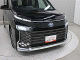 プリクラッシュセーフティに夜間歩行者と自転車運転者、昼間自動二輪車の検知機能を追加するなど機能を強化した、「Toyota Safety Sense」を装備しています。