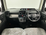 【インパネ】運転のしやすさを最優先に設計された見晴らしの良いフロントビュー。車両間隔が掴みやすく狭い道でも安心♪「安全」と「品質」を最優先に、安心してお乗りいただけるクルマを提供いたします。