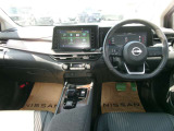 操作しやすい運転席廻り!操作パネルも使いやすい!!ドライブが楽しくなります!