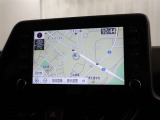 スマホをクルマとつなぐだけで、おなじみのアプリをディスプレイオーディオ上で気軽に使えるようになります。スマホと同じ感覚の画面タッチ操作はもちろん、ハンズフリー通話や各種機能を音声操作出来ます(^^)/