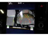後退時にはナビ画面に後方の映像とアシストラインが表示されます!