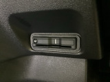 ハンドルの左下にETCがついています。高速道路の料金所の通過も楽々です。カードの取り出しもしやすい場所についています。