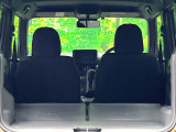 普段のお買い物や通勤、送迎等に十分な荷室スペースを確保しております。セカンドシートを倒すと、大きな荷物の積載も可能です♪