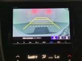 バックでの車庫入れも安心です! リアカメラが付いているバックモニター付のナビを装備しております。操作線もついており距離感も画面から確認できます。