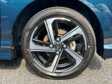 新車メーカー保証に準じた保証を1年間無償で受けられる「まごころ保証」、さらに保証を延長できる「まごころ保証プラス」「まごころ保証プラス&alpha;」をご用意しております。