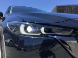LEDヘッドランプ装備・消費電力が少なく明るいので夜間走行も安心して運転出来ます。