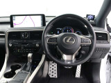 運転席廻りです。