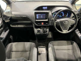 視野も良く、運転しやすいコックピットです。