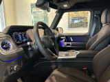 メルセデス・ベンツの定める厳しい基準をクリアしたお車のみをご案内させて頂きます。納車前整備はメーカー規定に基づき100項目以上にも及ぶ点検を熟練のメカニックによって行いご納車させて頂きます。